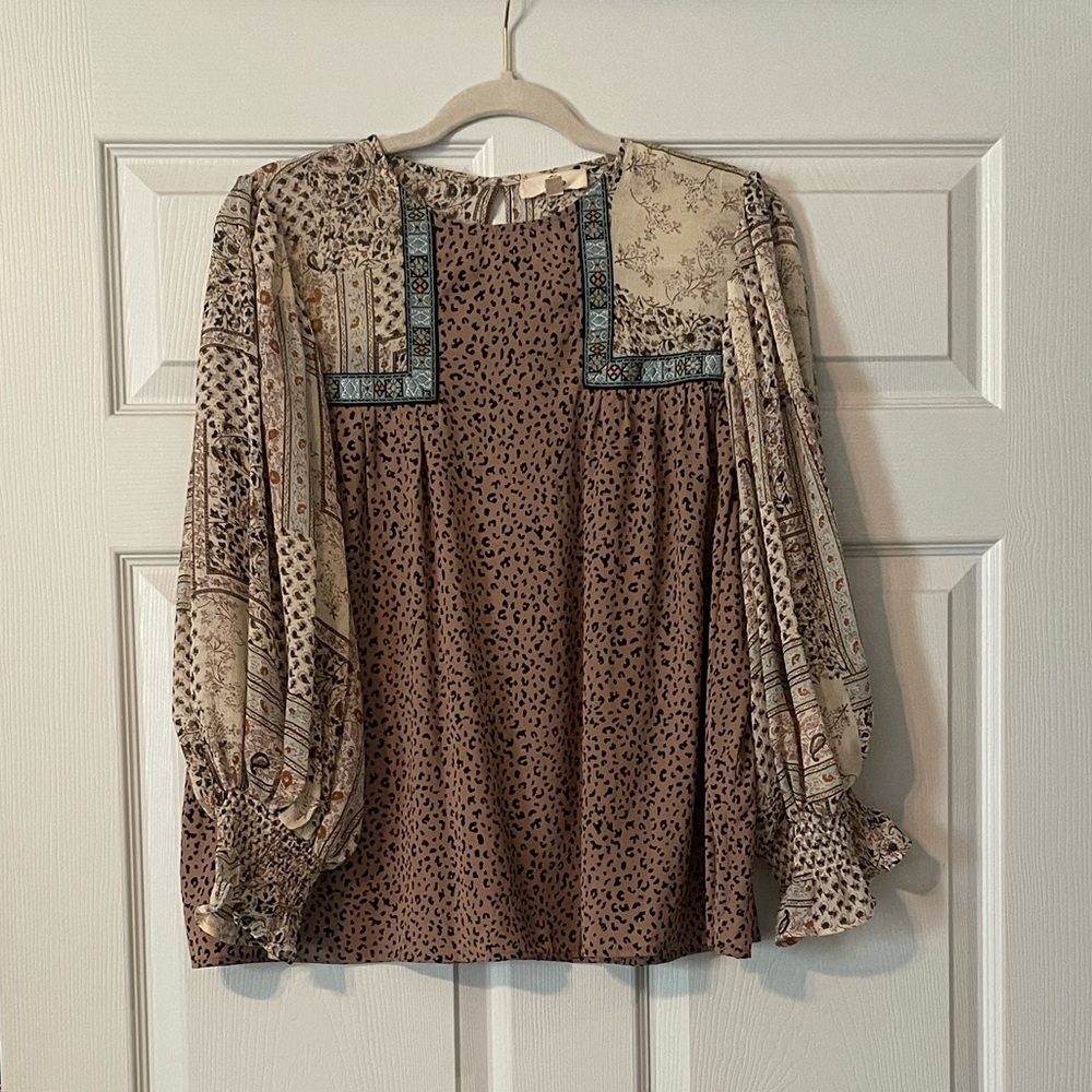Entro • Women’s Leopard Print Multicolored Shift Top. Size S